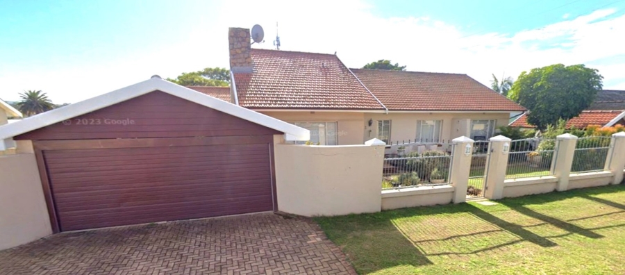 5 Bedroom Property for Sale in Despatch Central Eastern Cape